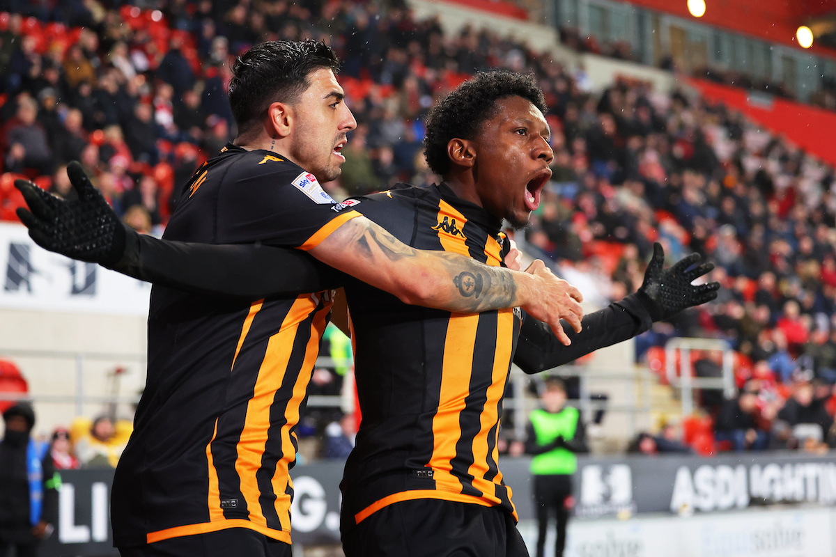 Man United head cluster of EPL sides in chase for player that Chris Waddle says should play on the continent